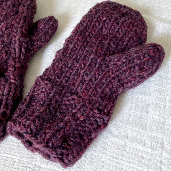 Handmade 🇨🇦 NWOT Hand Knit Wool Mittens wiith Fleece Lining - Cable Knit - Picture 2 of 4